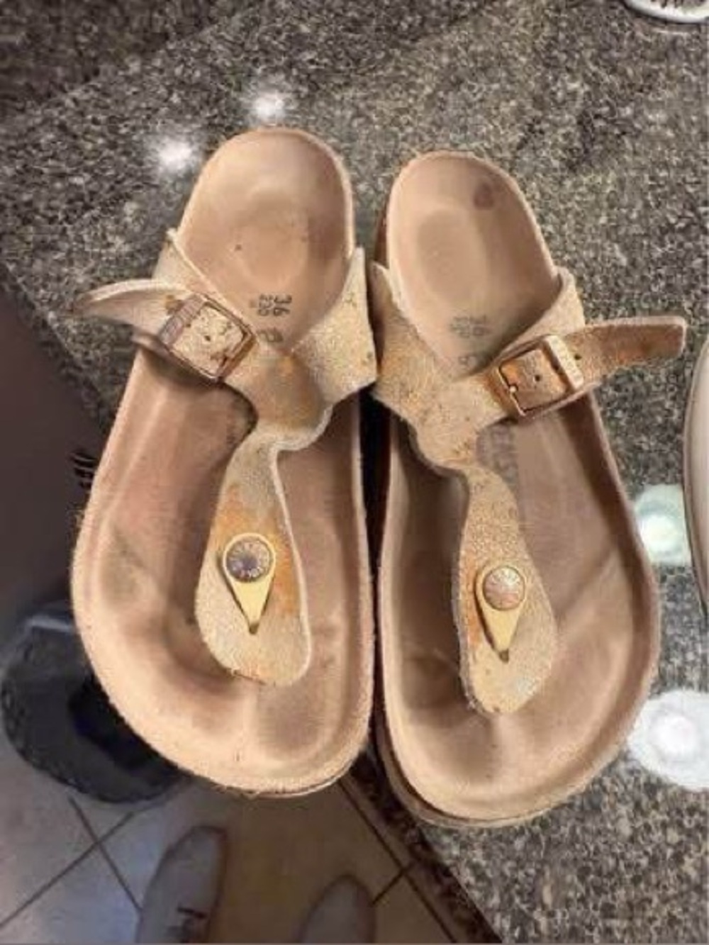 Birkenstock Gizeh Vintage Metallic Rose Copper Suede Size 36, (Size 5-5.5)